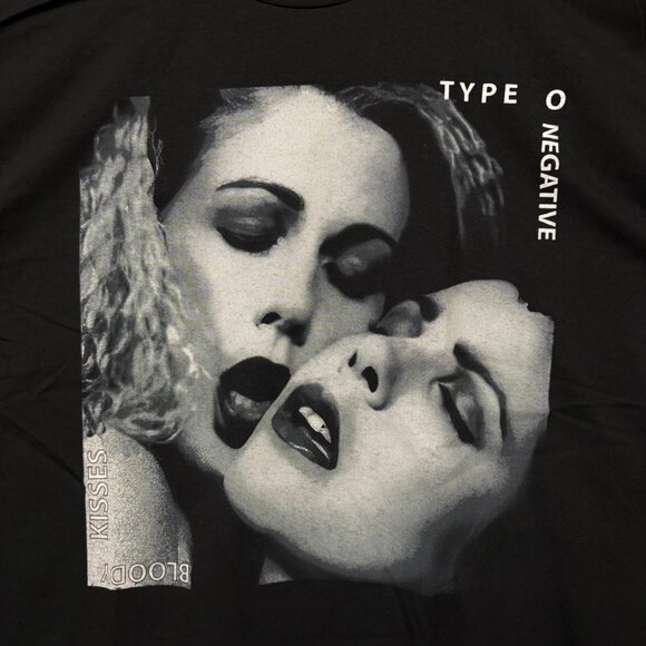 Type O Negative Bloody Kisses Album Art Metal Band T-Shirt L - Picture 2 of 4